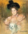 Femme en costume de framboise tenant un chien mères des enfants Mary Cassatt